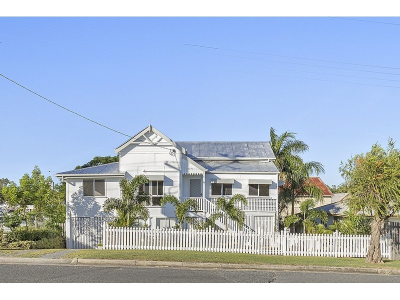 16 Bernard Street, Berserker QLD 4701