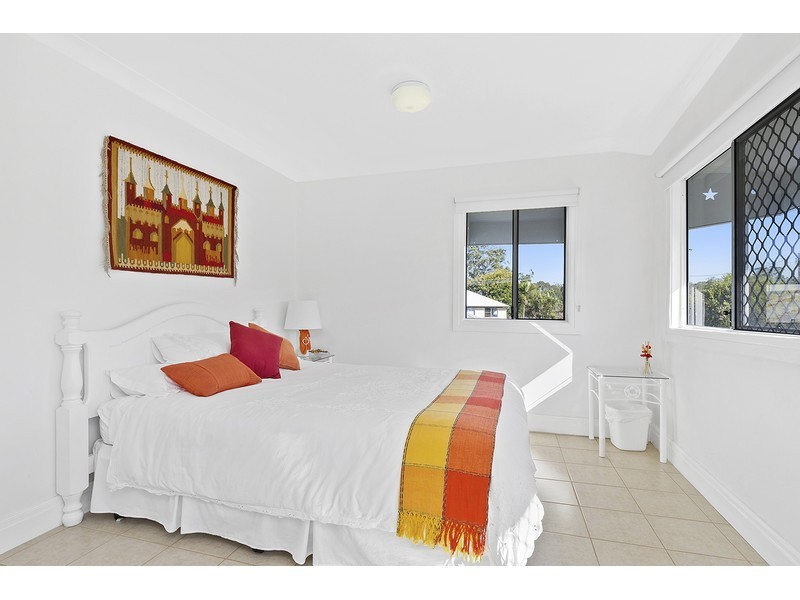 16 Bernard Street, Berserker QLD 4701