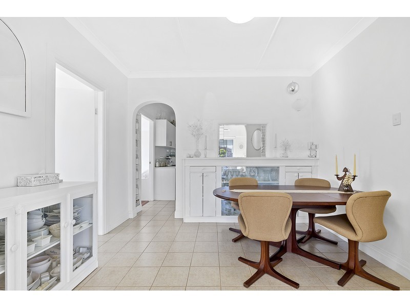 16 Bernard Street, Berserker QLD 4701