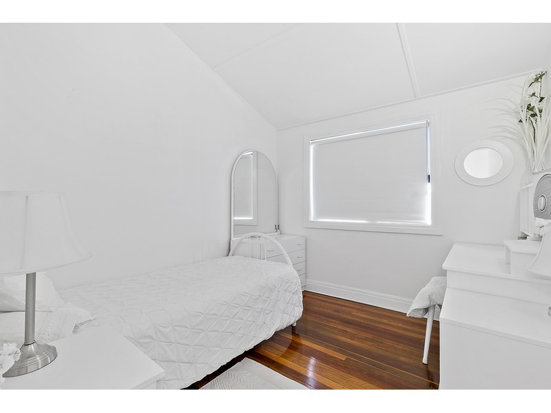 16 Bernard Street, Berserker QLD 4701