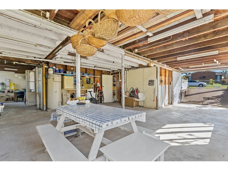 16 Bernard Street, Berserker QLD 4701