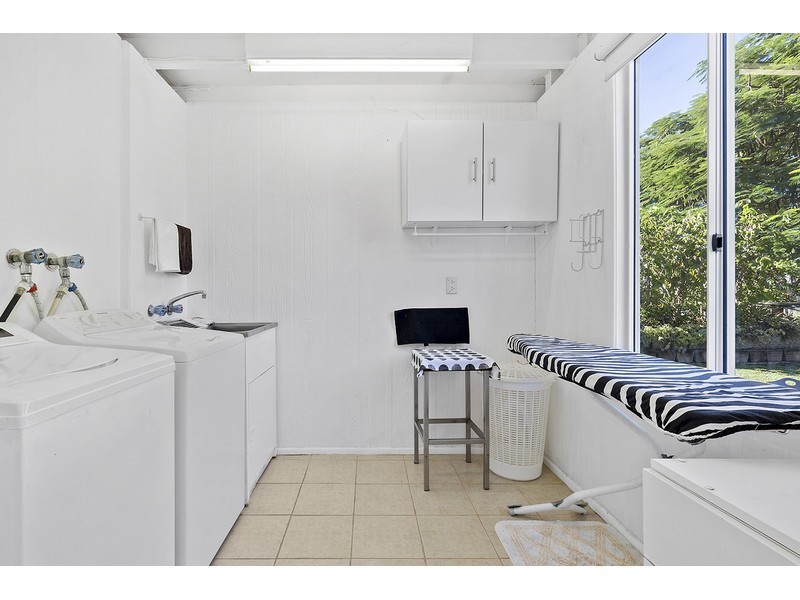 16 Bernard Street, Berserker QLD 4701