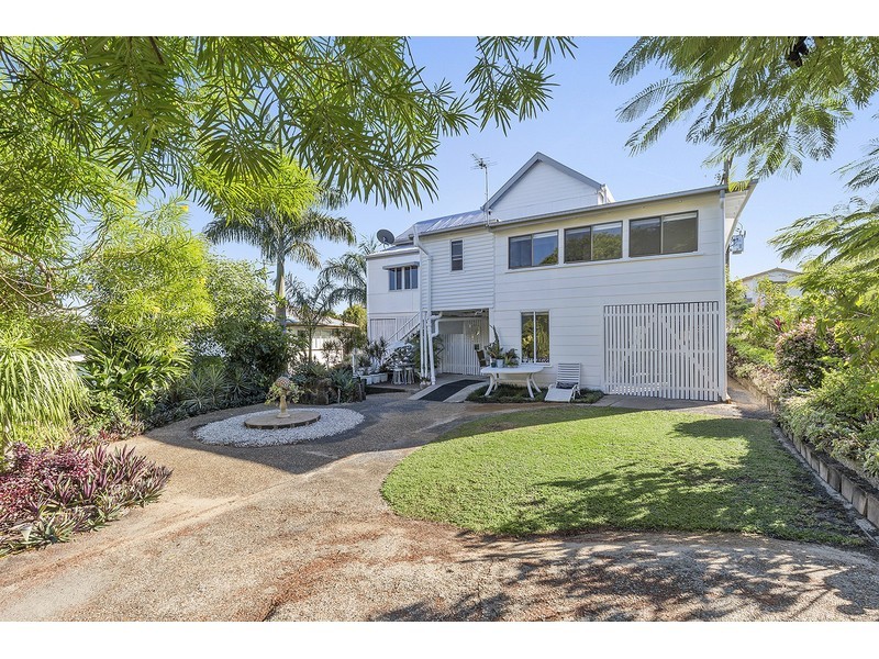 16 Bernard Street, Berserker QLD 4701