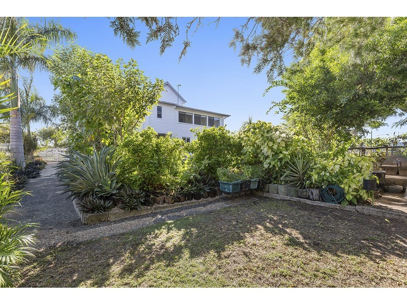 16 Bernard Street, Berserker QLD 4701