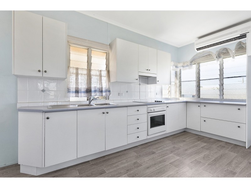 111 Simpson Street, Frenchville QLD 4701