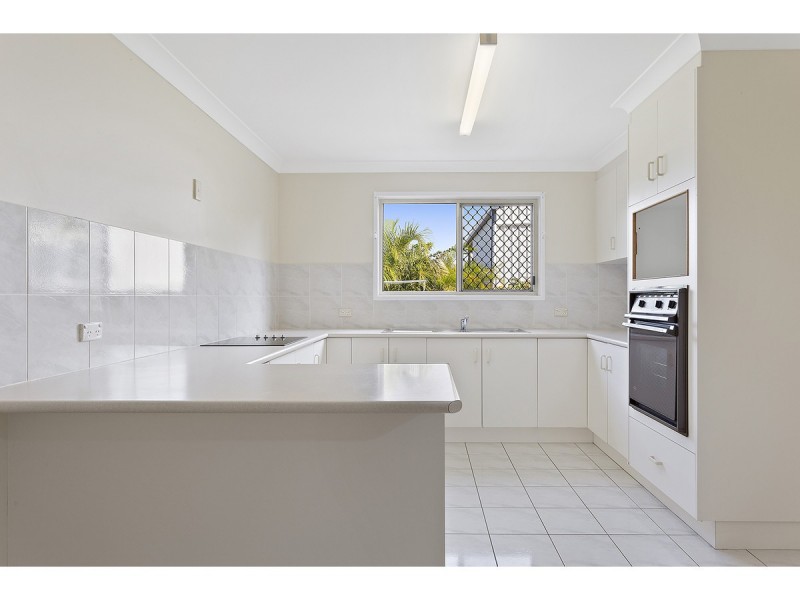 2/3 Rita May Court, Taranganba QLD 4703