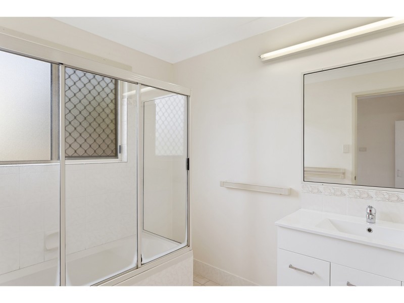 2/3 Rita May Court, Taranganba QLD 4703