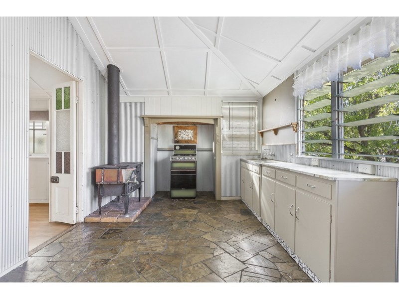 7a Main Street, Park Avenue QLD 4701