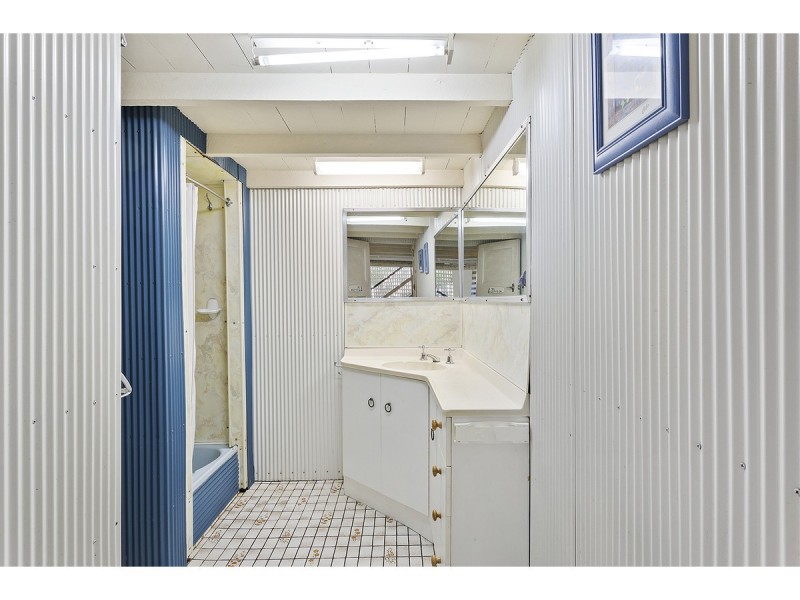 7a Main Street, Park Avenue QLD 4701