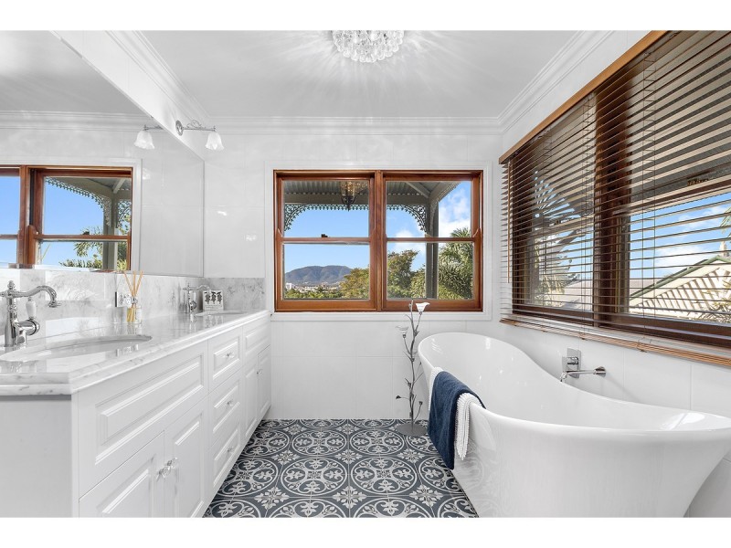 3 Athelstane Street, The Range QLD 4700