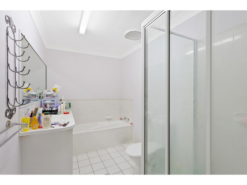 4/26 Henry Street, The Range QLD 4700