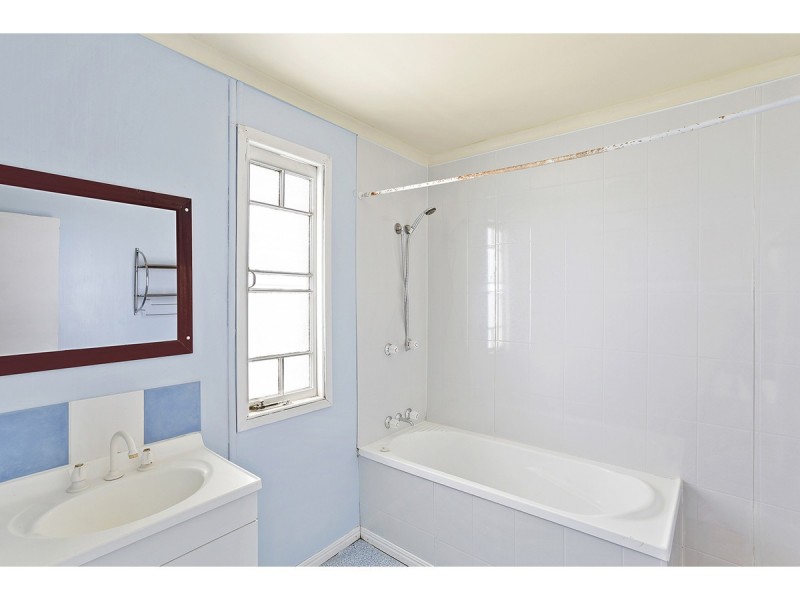 18 Nobbs Street, Berserker QLD 4701