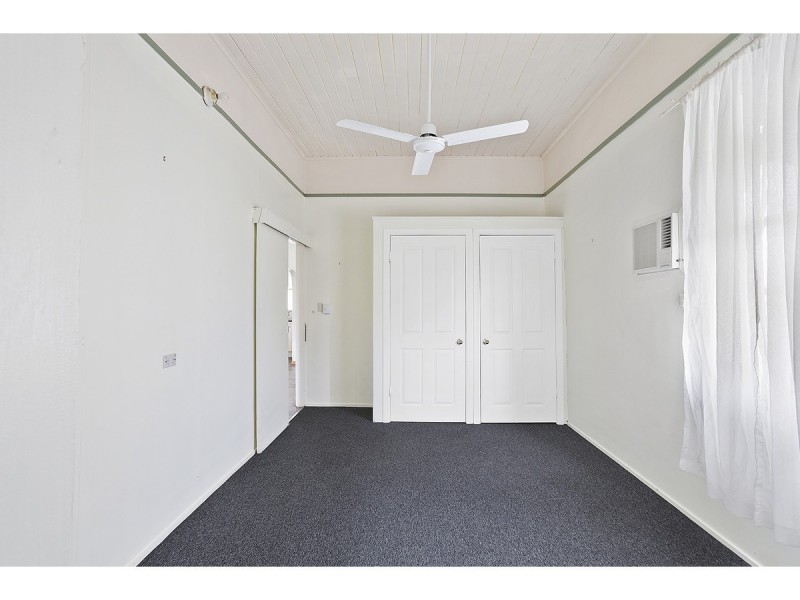 18 Nobbs Street, Berserker QLD 4701