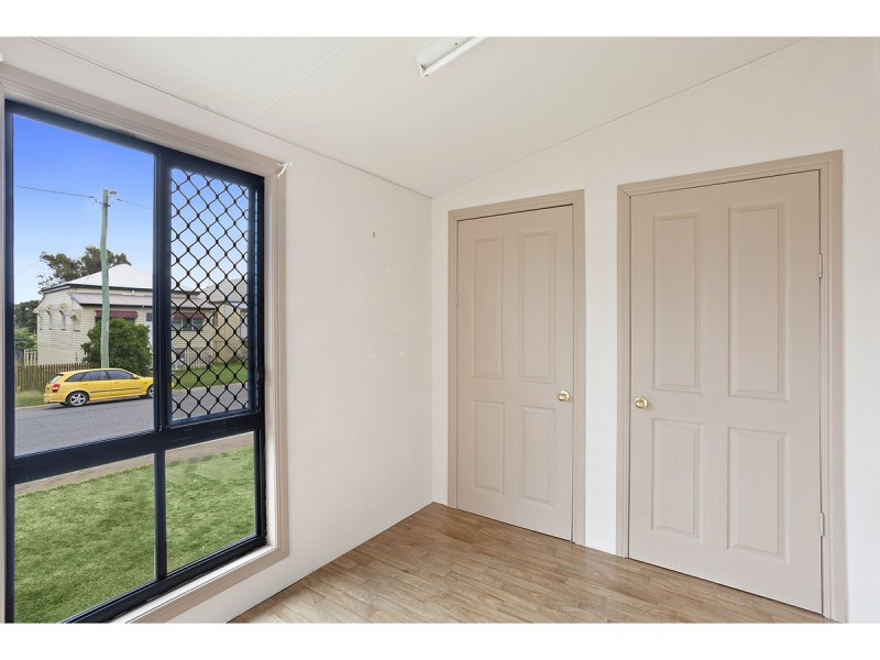 18 Nobbs Street, Berserker QLD 4701