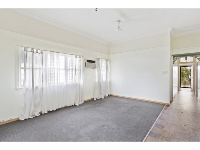 18 Nobbs Street, Berserker QLD 4701