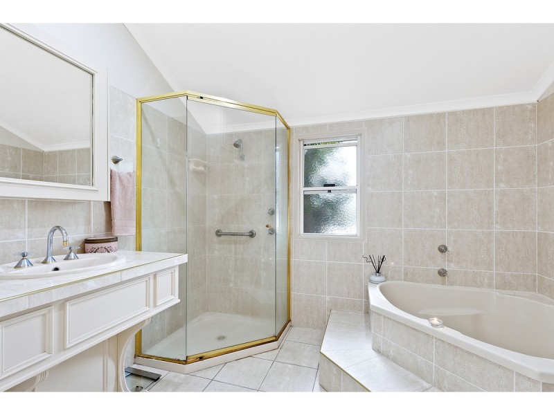 2 Brae Ross Street, Allenstown QLD 4700