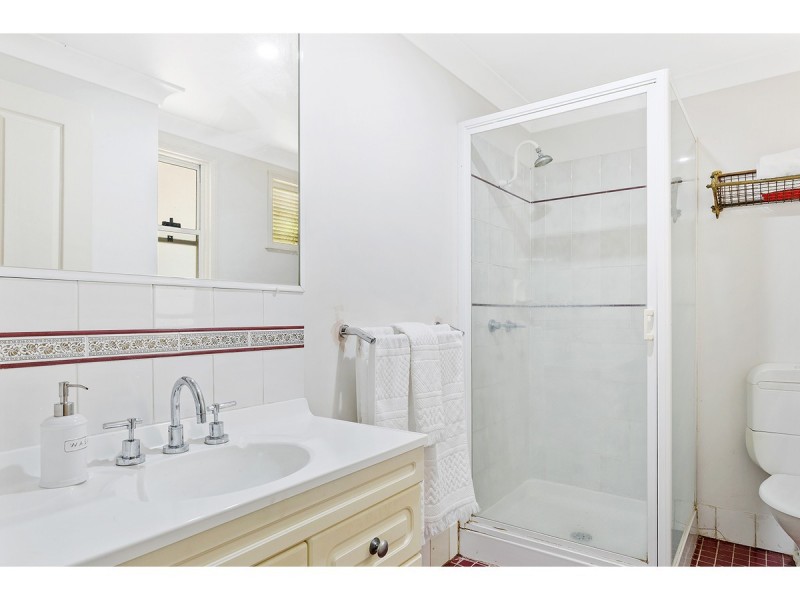 2 Brae Ross Street, Allenstown QLD 4700
