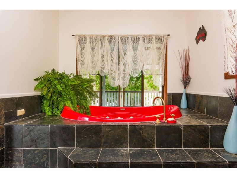 38 Berry Dairy Road, Glendale QLD 4711