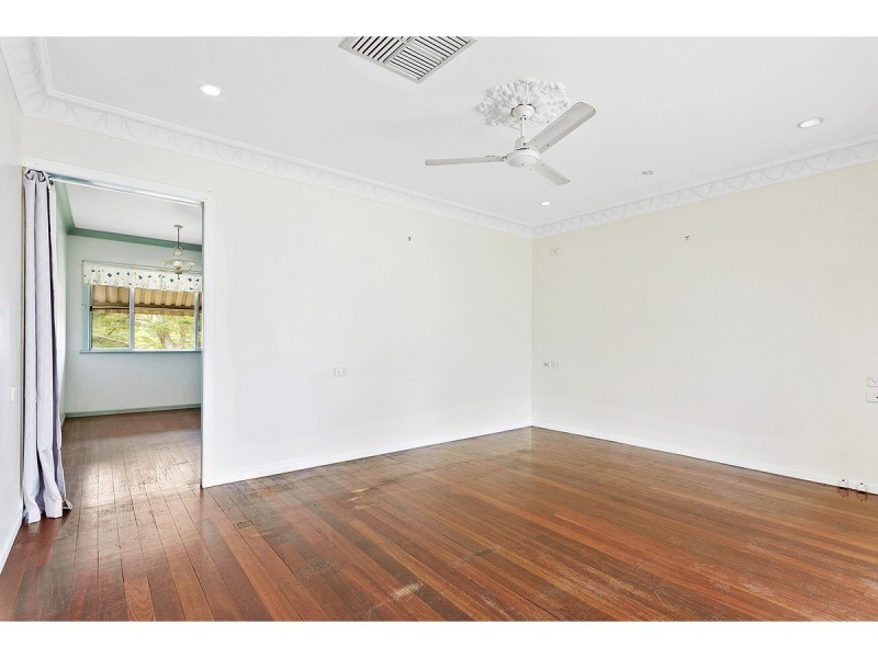 6 McKeague Place, Park Avenue QLD 4701