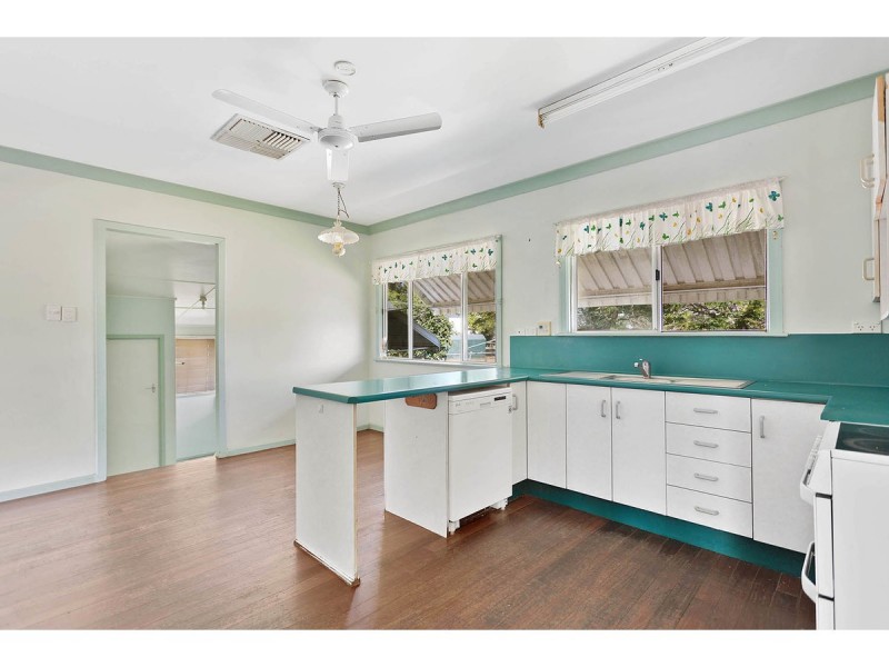 6 McKeague Place, Park Avenue QLD 4701