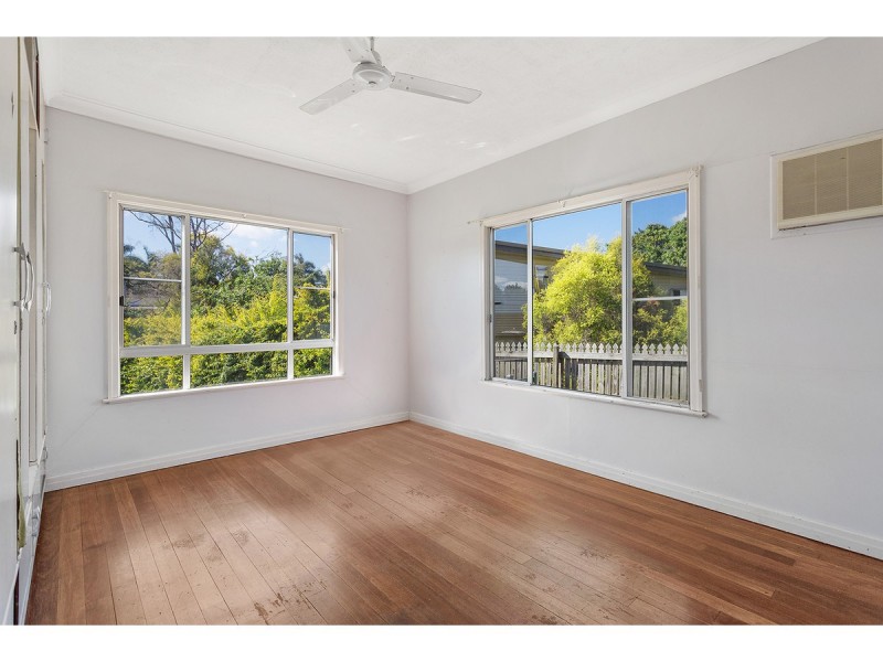 6 McKeague Place, Park Avenue QLD 4701