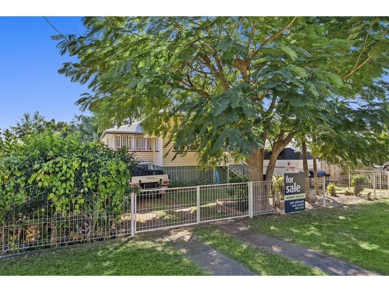 8 Brecknell Street, The Range QLD 4700