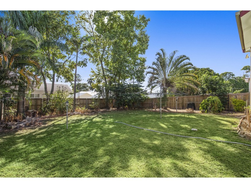 8 Brecknell Street, The Range QLD 4700