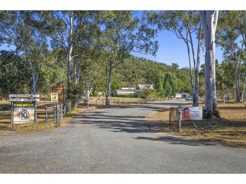 13 Neerkol Road, Stanwell QLD 4702