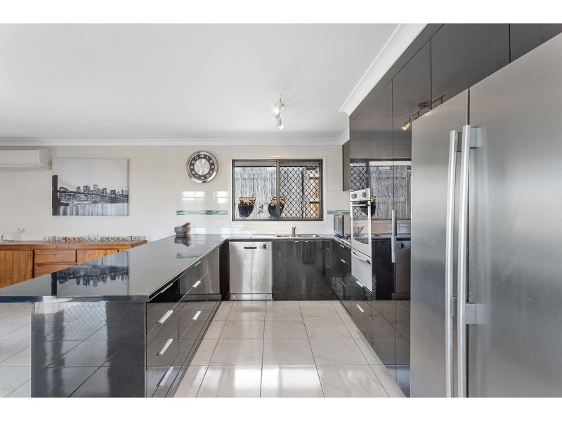 4 Argyle Avenue, Rockyview QLD 4701