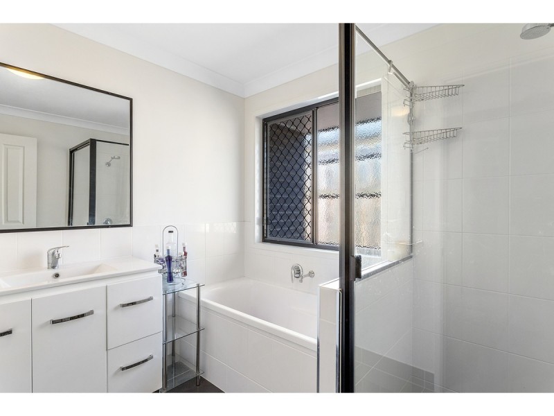 4 Argyle Avenue, Rockyview QLD 4701