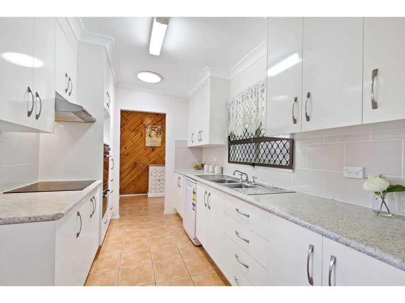 11 Bauhinia Terrace, The Range QLD 4700