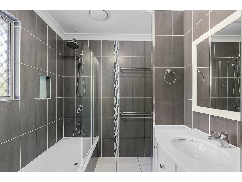 4 Cant Street, Kawana QLD 4701