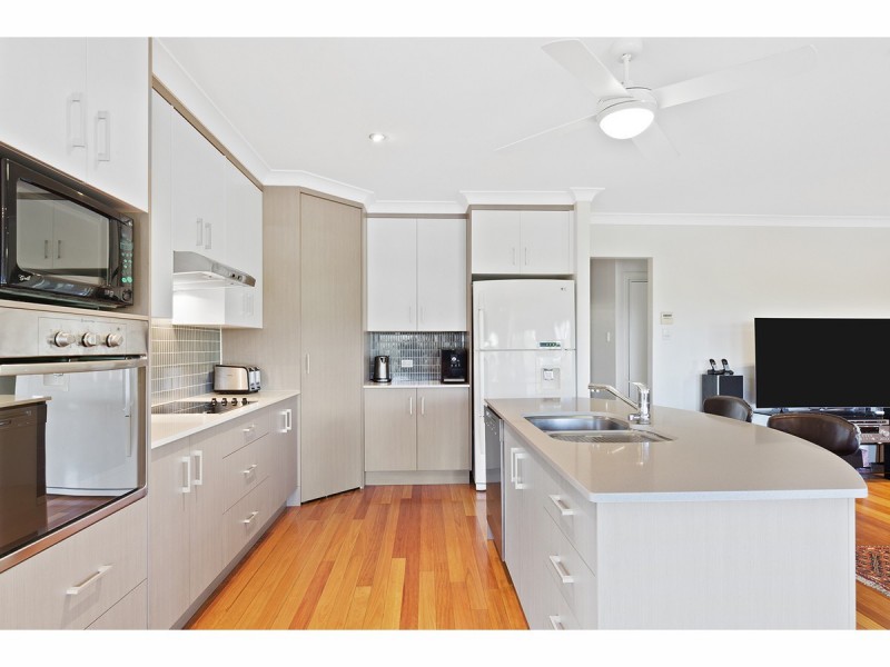 10 Greenwood Close, Frenchville QLD 4701