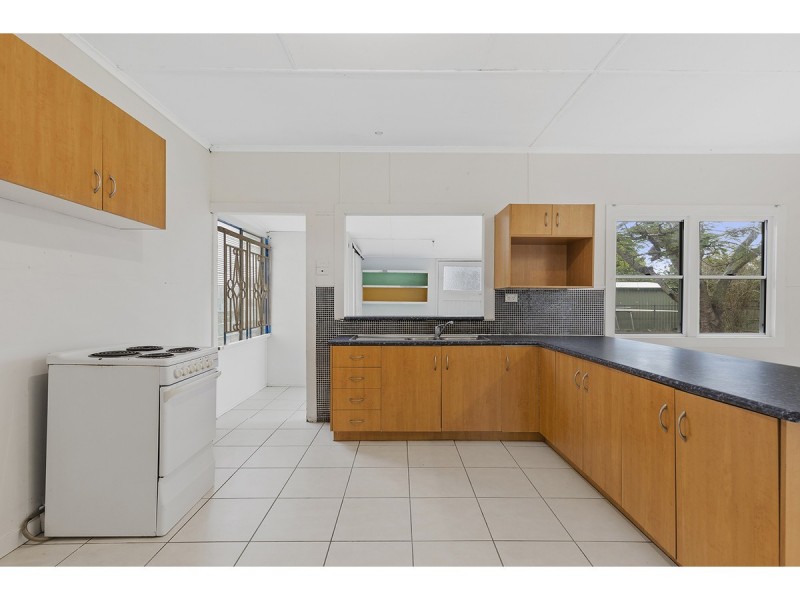 210 Earl Street, Berserker QLD 4701