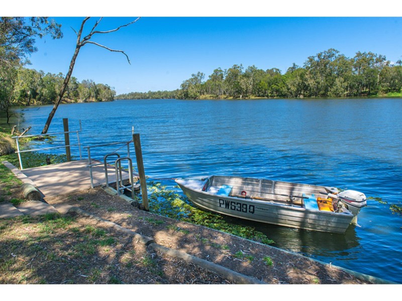 1077 Belmont Road, Glendale QLD 4711