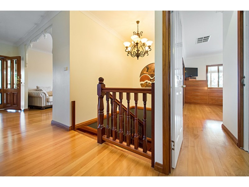 1077 Belmont Road, Glendale QLD 4711