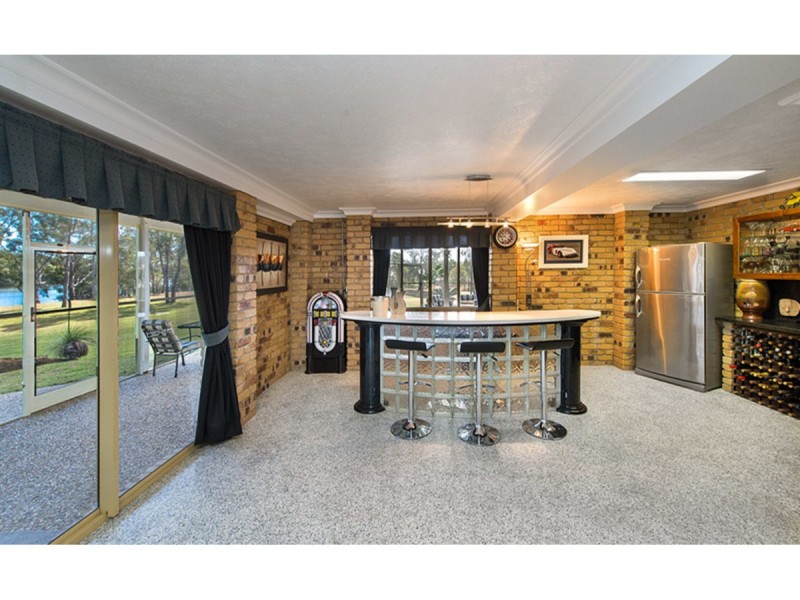 1077 Belmont Road, Glendale QLD 4711