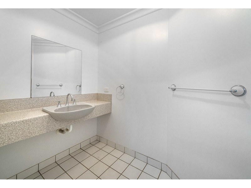 1077 Belmont Road, Glendale QLD 4711