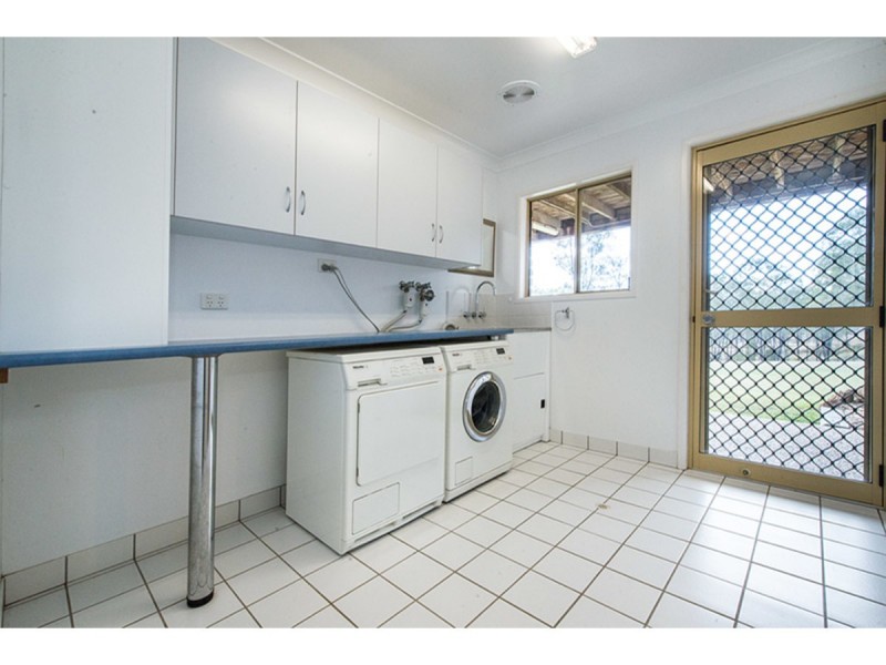 1077 Belmont Road, Glendale QLD 4711