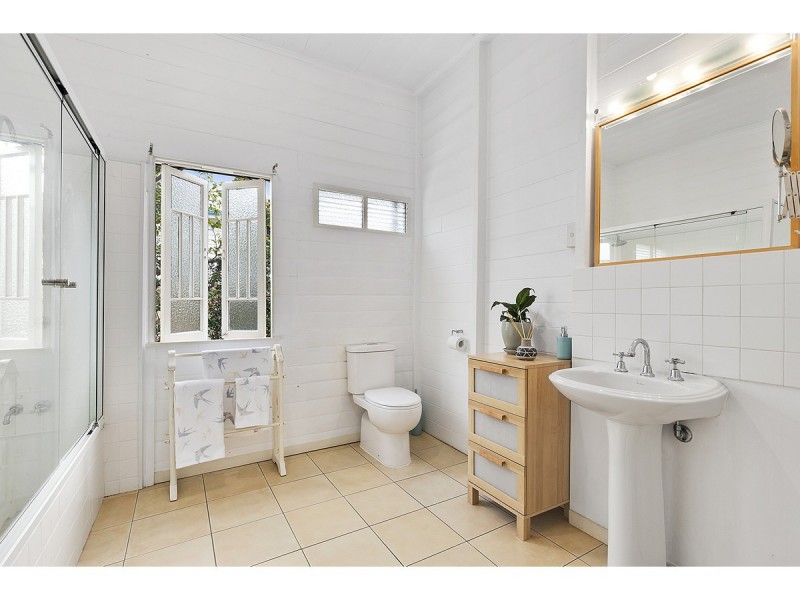 17 McKelligett Street, Wandal QLD 4700