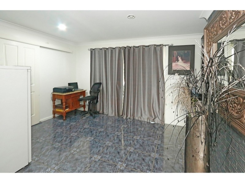 6 Constance Avenue, Rockyview QLD 4701