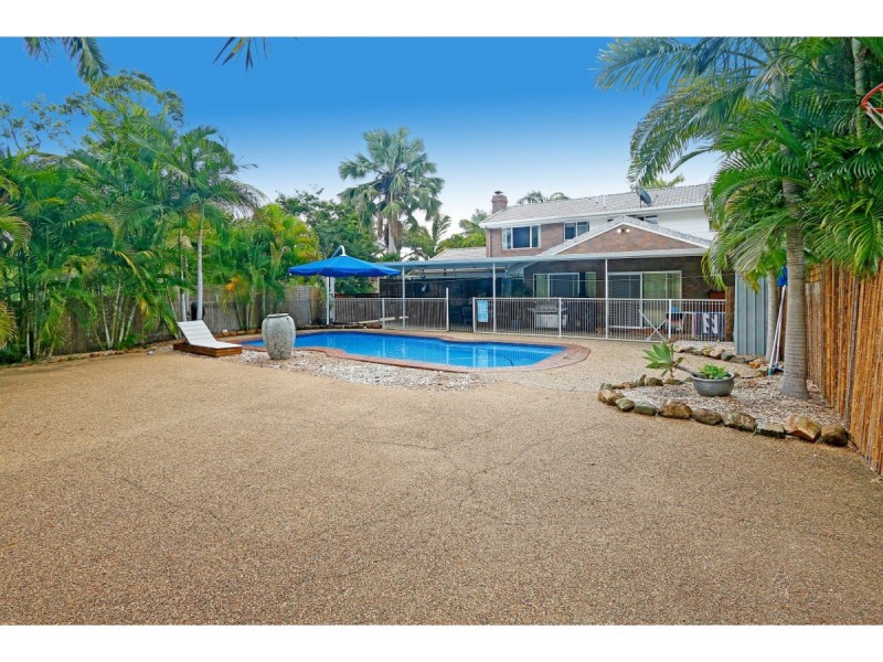6 Constance Avenue, Rockyview QLD 4701