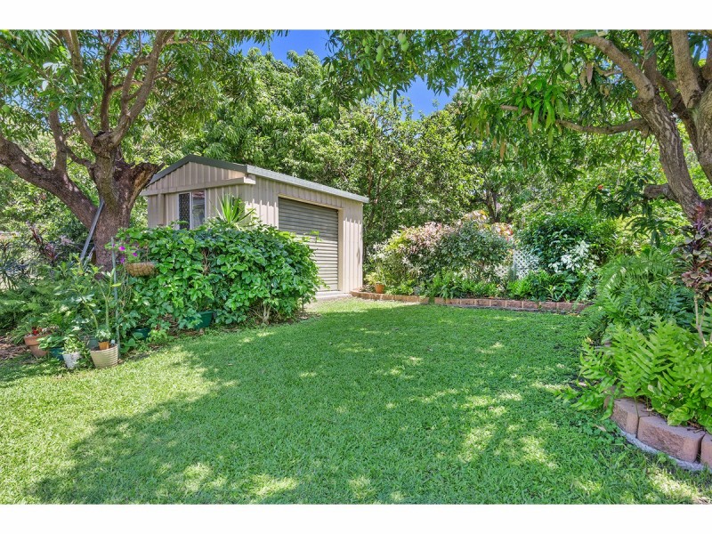 6 West Street, The Range QLD 4700