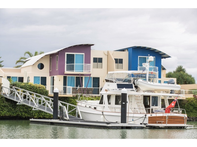 17 Bayside Way, Rosslyn QLD 4703