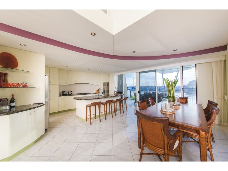 17 Bayside Way, Rosslyn QLD 4703