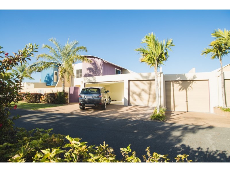 17 Bayside Way, Rosslyn QLD 4703