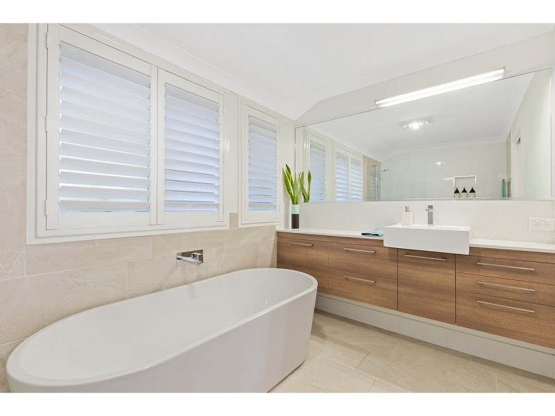 92 Albert Street, The Range QLD 4700