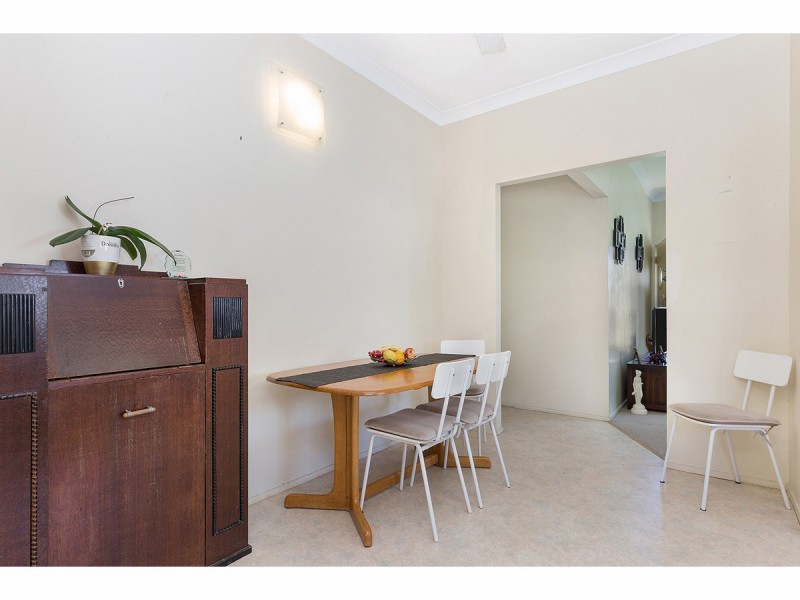 18 Parris Street, Park Avenue QLD 4701