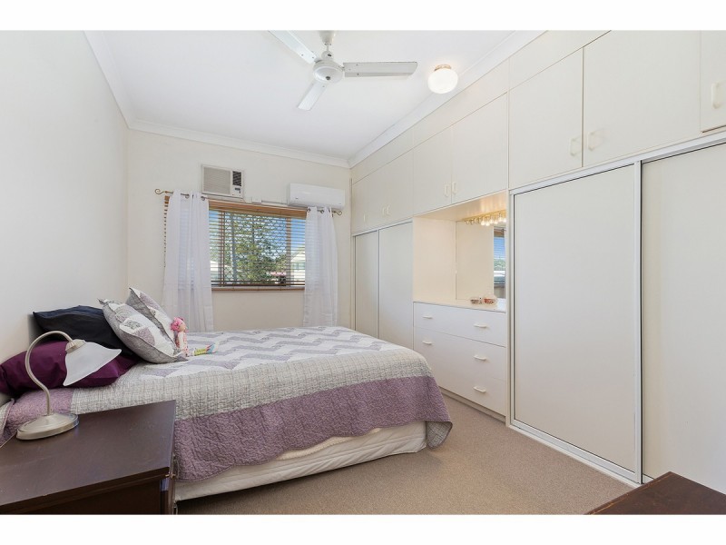 18 Parris Street, Park Avenue QLD 4701