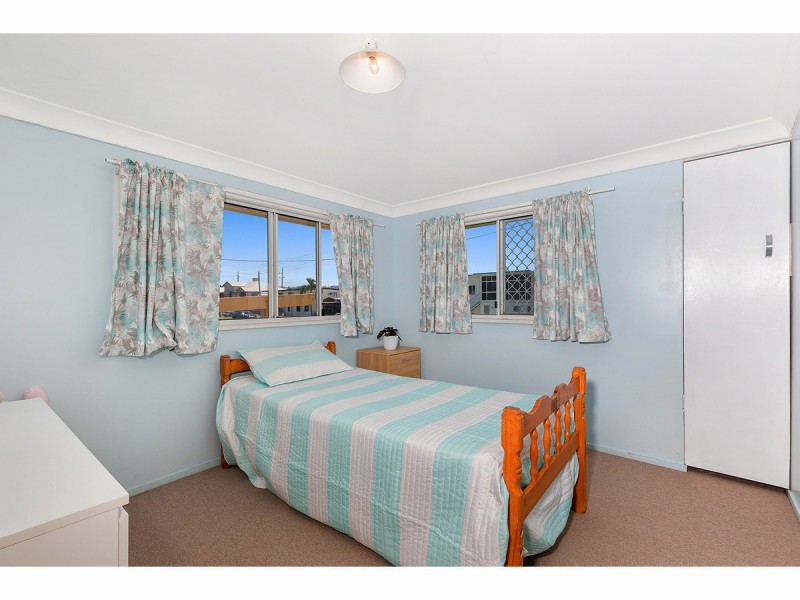18 Parris Street, Park Avenue QLD 4701